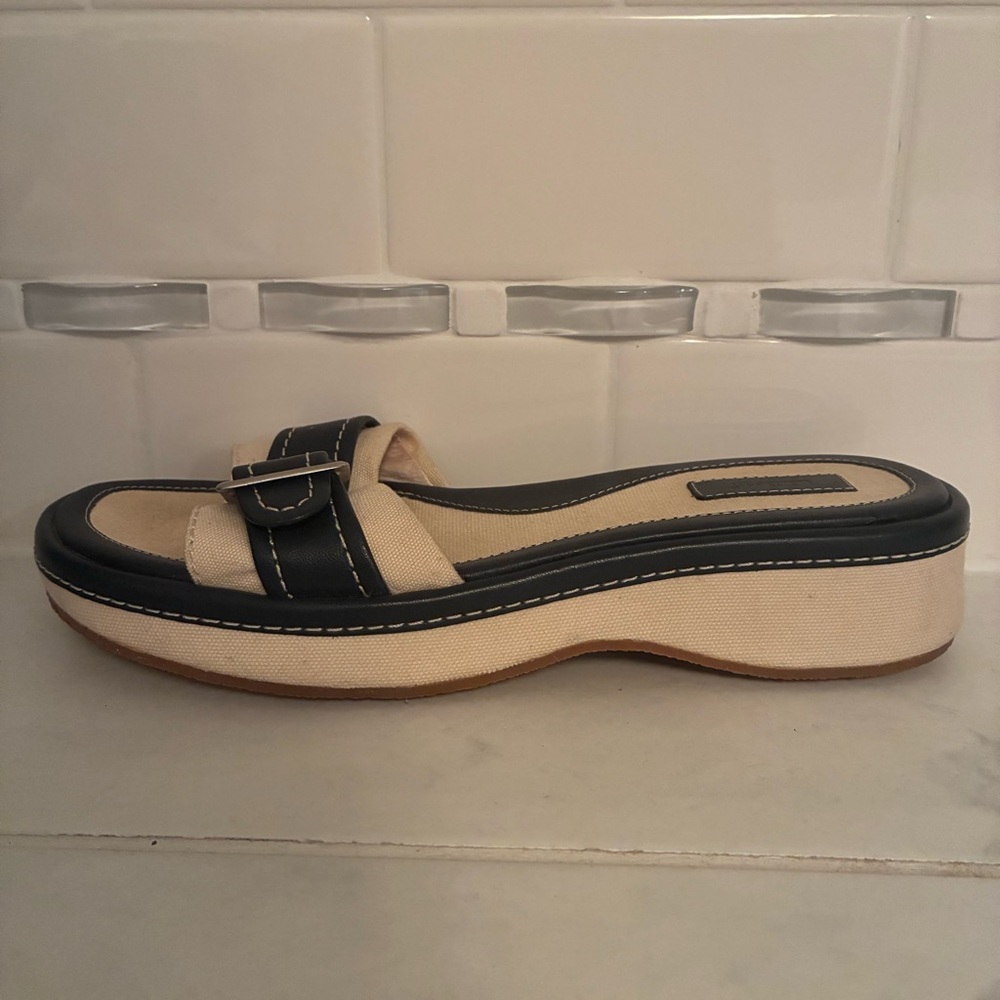 L.L. Bean Blue and Tan slip on sandals.  EUC!
